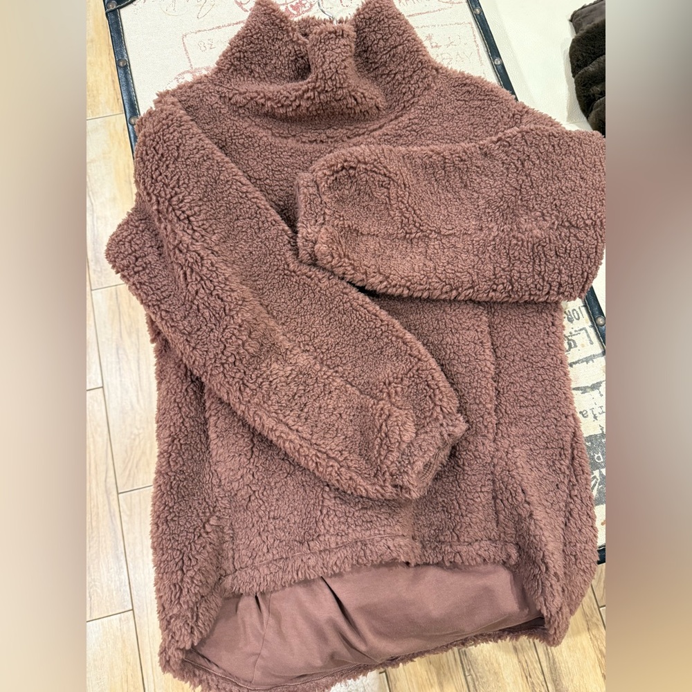 LULU LEMON Teddy Brown Pullover size 2